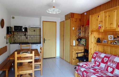 Champagny-en-Vanoise Apartment | Appartement Champagny-en-Vanoise, 2 pièces, 4 personnes - FR-1-464-109