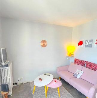 Aurillac Apartment | Appartement calme, 2 chambres, balcon & vue dégagée