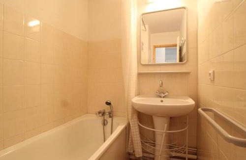 Termignon Apartment | Appartement cosy 4 pers au pied des pistes, balcon et Wifi - FR-1-508-128