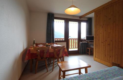 Termignon Apartment | Appartement cosy 4 pers, pied des pistes, balcon, parking, WiFi - FR-1-508-192
