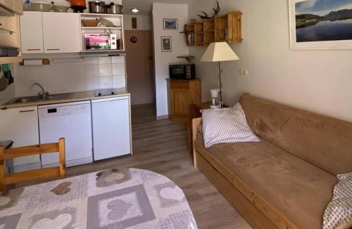 Areches Apartment | Appartement cosy 2-4 pers. - centre village, proche remontées, piscine, terrasse plein sud - FR-1-342-154