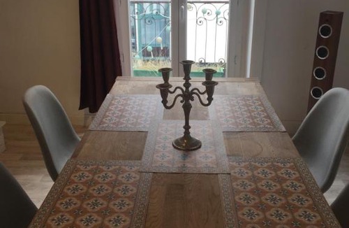 Aurillac Apartment | appartement Marie Maurel Duplex et sa pizza offerte