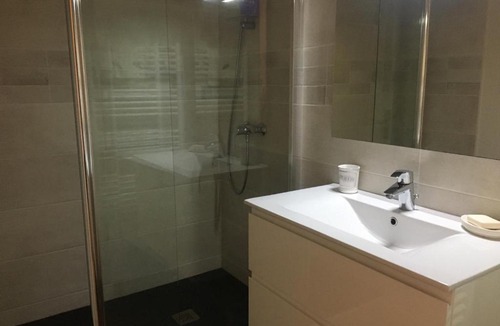Le Moulleau Apartment | Appartement rénové centre Moulleau avec balcon et parking - FR-1-374-159