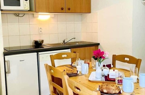 Termignon Apartment | Appt 6 pers - "Ambrocéla" - snow front -Termignon