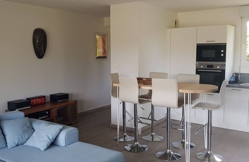 Montboucher-sur-Jabron Apartment | Appt Terrace Drôme Provençale, bright, view of the hills, in the heart of an 18 T golf course.