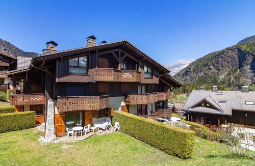 Les Houches Apartment | Apt Bellachat10 for 4 w/pool & 120m to lift, Les Houches (Chamonix), France