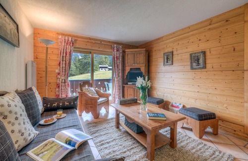Les Houches Apartment | Apt Bellachat10 for 4 w/pool & 120m to lift, Les Houches (Chamonix), France