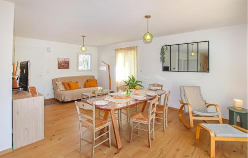 Saint-Etienne-de-Fontbellon House | Awesome Home In St Etienne De Fontbell With Wifi