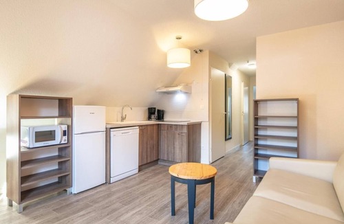 Saint-Colomban-des-Villards Apartment | Balcony, parking, ski locker, 33m², Saint Colomban des Villards