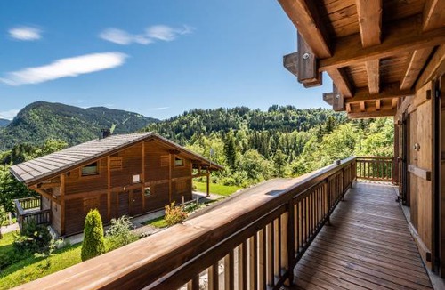 La Cote-d'Arbroz Ski Chalet | BALATA - Charming Chalet with Hot tub and Views