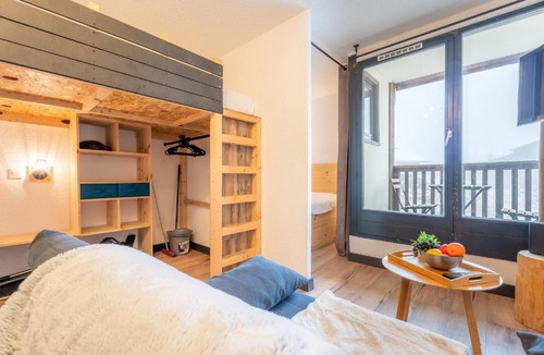 Val-Thorens Apartment | Balcony Ski-In Ski-Out with View apartments in centre of Val Thorens