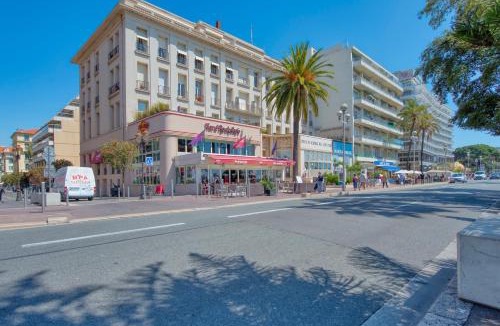 Carre d'Or Apartment | BEACH FLAT