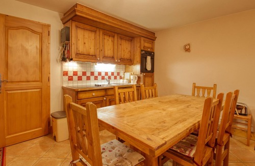 Les Esserts Apartment | Beautiful 3-bed apartment, ski-in with wifi