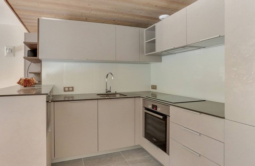Meribel Centre Apartment | Beautiful 3-room apartment in Méribel center near slopes, with parking and WIFI