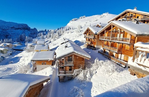 Flaine Apartment | Beautiful apartment/duplex in the Savoyard style in a spectacular setting