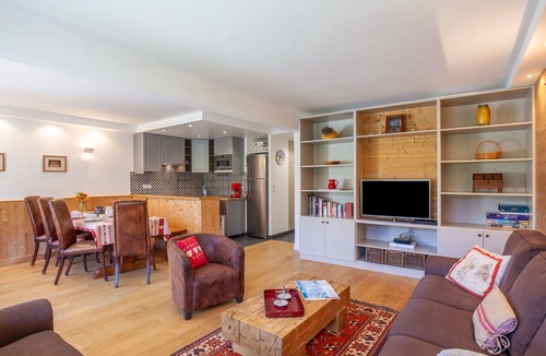 Tignes Apartment | Beautiful apartment for 10 guests with WIFI, TV and balcony
