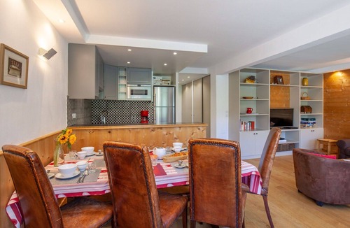 Tignes Apartment | Beautiful apartment for 10 guests with WIFI, TV and balcony