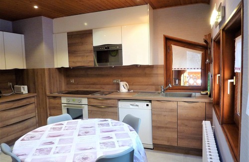 Montriond Ski Chalet | Beautiful chalet apartment with balcony and parking, direct access to the ski area.