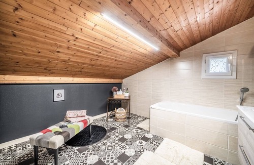 Filliere Bed & Breakfast | Bed and Breakfast 'Chambre Le Grenier De Jeanne' with Mountain View, Shared Pool and Wi-Fi