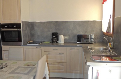 Bedoin Apartment | BEDOIN APARTMENT * AIR-CONDITIONED +TERRACE IN VILLAGE AT FOOT OF MONT VENTOUX