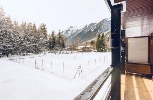 Les Tines Apartment | Bright apartment with swimming pool in Chamonix