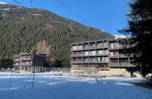 Les Tines Apartment | Bright apartment with swimming pool in Chamonix