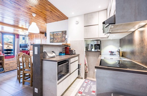Val-d'Isere Apartment | Bright apartment in Val-d'Isère center for 5 people