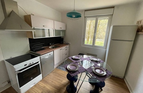 Cassaniouze Apartment | Bright apartment on the edge of the Lot