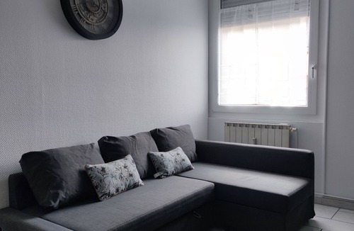 Jacquard - Prefecture Apartment | Bright & Cozy 2 bedrooms Walk Everywhere in Saint-Étienne