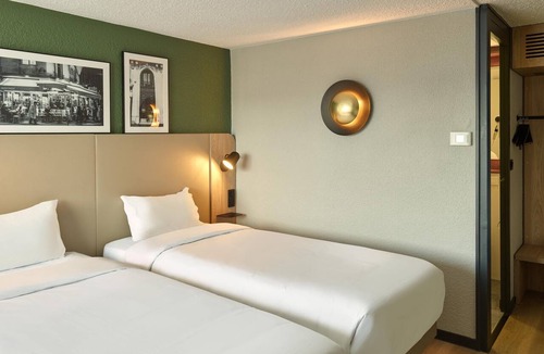 Saint-Laurent-de-Mure Hotel | Campanile NATURE - Lyon Airport