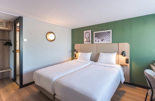 Saint-Laurent-de-Mure Hotel | Campanile NATURE - Lyon Airport