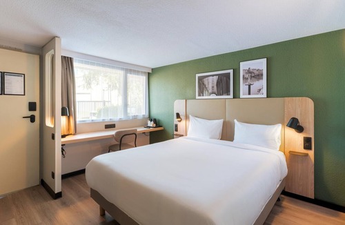 Saint-Laurent-de-Mure Hotel | Campanile NATURE - Lyon Airport