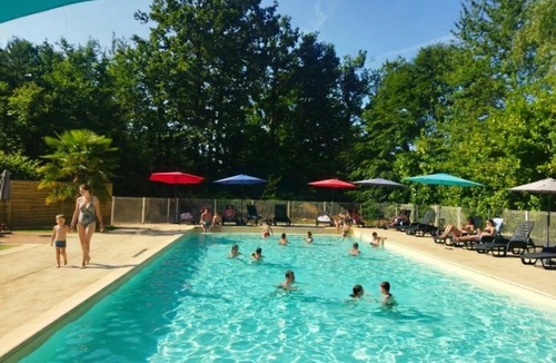 Saint-Gerons House | Camping 3 étoiles - Piscine - ccbg0if