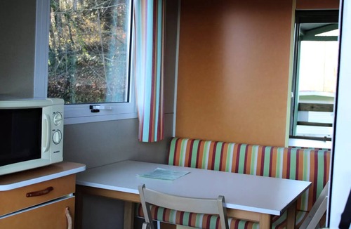 Miribel-les-Echelles Ski Chalet | Camping Le Balcon de Chartreuse* - Chalet Anémone 2 People