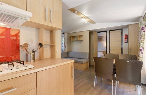 Vaulnaveys-le-Bas RV Rental | Caravan “Mobil Home Lodge 77 No. 27” with Shared Pool