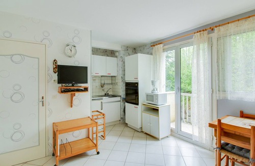 Cauterets Apartment | Central Studio for 4 with Parking, Near Ski Lift & Thermal Center