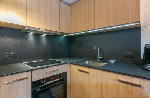 Val-d'Isere Apartment | Centre Val d'Isère - Proche neige et commerces, appartement 4-6 pers. - FR-1-519-19