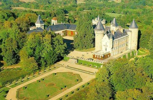 Busset Bed & Breakfast | Château de Busset