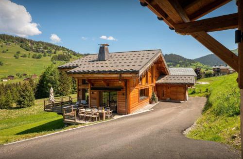 Notre-Dame-de-Bellecombe Ski Chalet | Chalet 1786 - OVO Network
