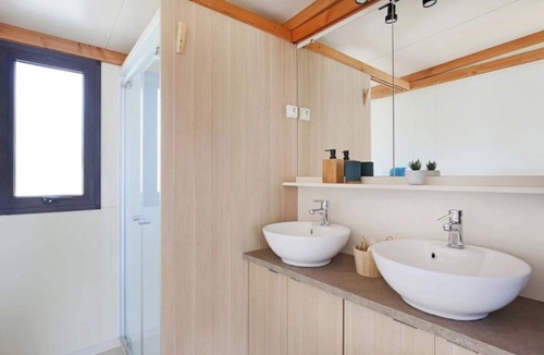 Lepin-le-Lac Ski Chalet | Chalet 3 étoiles - ccbfgge