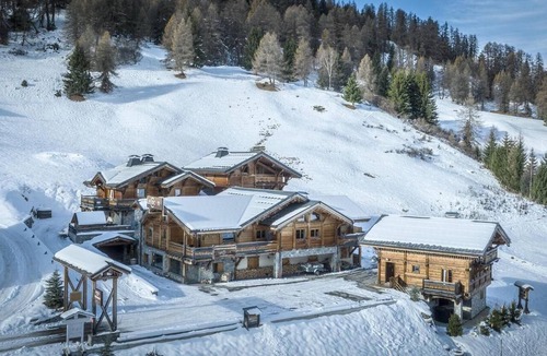 Plagne 1800 Ski Chalet | Chalet, 300m from resort center, terrace, fireplace or stove, tv, 158m², La Plagne