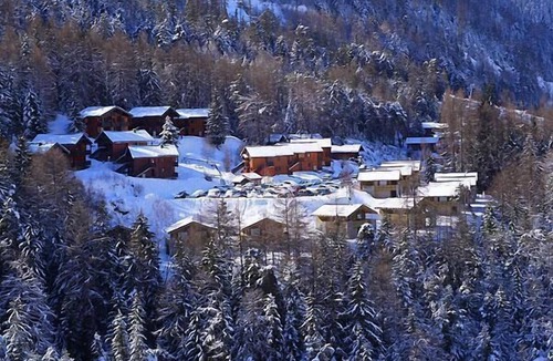 Villarodin-Bourget Ski Chalet | Chalet, 300m from resort center, Ground floor, balcony, parking, tv, ski locker, 45m², La Norma