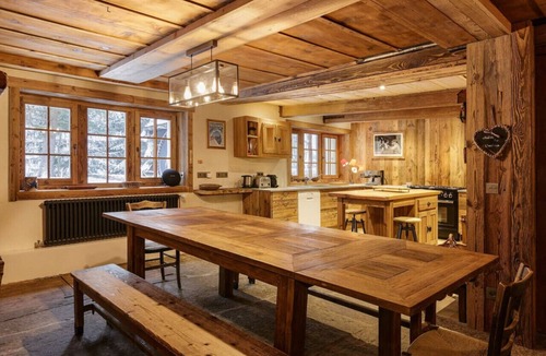 Le Lavancher Ski Chalet | Chalet 400sqm | 1803 renovated Farm | Sauna |8Pool