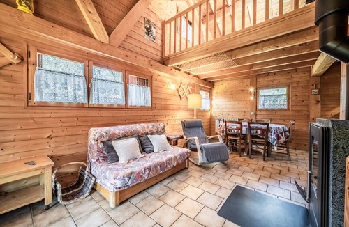Verchaix Ski Chalet | Chalet “6p Classique - Amarock” with Mountain View, Private Terrace and Wi-Fi