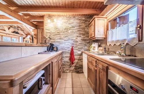 Verchaix Ski Chalet | Chalet “6p Comfort – Le Bouvreuil” with Mountain View, Private Terrace & Wi-Fi