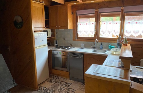 Verchaix Ski Chalet | Chalet “6p Comfort - Le Chevreuil”: Mountain View, Private Terrace & Wi-Fi