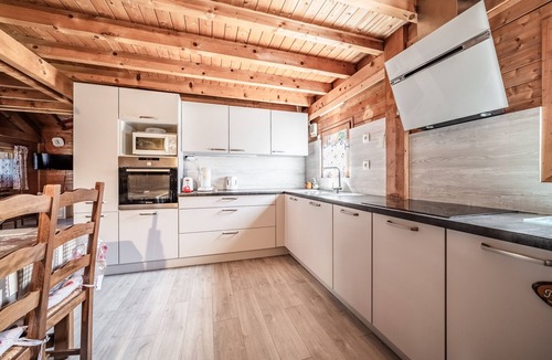 Verchaix Ski Chalet | Chalet “6p Comfort – Le Grand Tétras”: Mountain View, Private Terrace & Wi-Fi