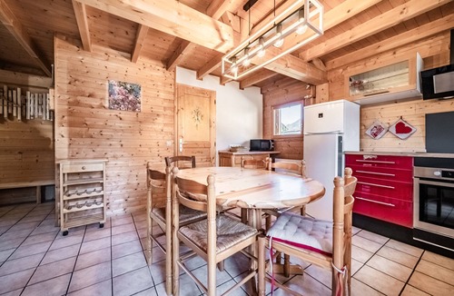 Verchaix Ski Chalet | Chalet “6p Comfort - Le Morlay” with Mountain View, Shared Terrace and Wi-Fi
