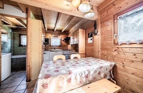 Verchaix Ski Chalet | Chalet “6p Simple - Le Manou”: Mountain View, Private Terrace & Wi-Fi