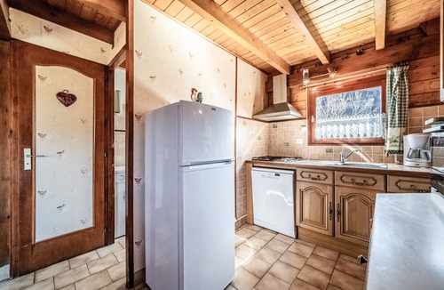 Verchaix Ski Chalet | Chalet "6p Simple - Patchy" with Mountain View, Private Terrace and Wi-Fi